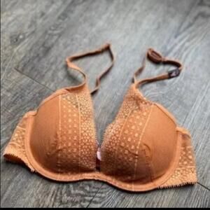 Incredible by Victoria secret plunge bra